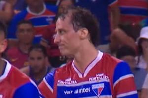 pg电子游戏官网官方网站-时间是把杀猪刀大卫路易斯剪去昔日蓬蓬头 头发稀疏&amp;斑秃明显