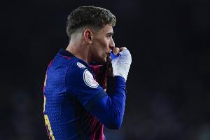 RAC1：加维热身时右膝轻微不适因此没上场，此前右膝曾动过手术