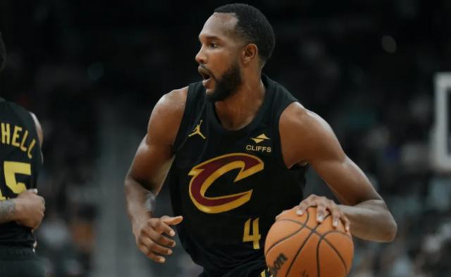 pg电子官网-莫布利今夏打磨自主进攻能力 骑士突破瓶颈仰仗他