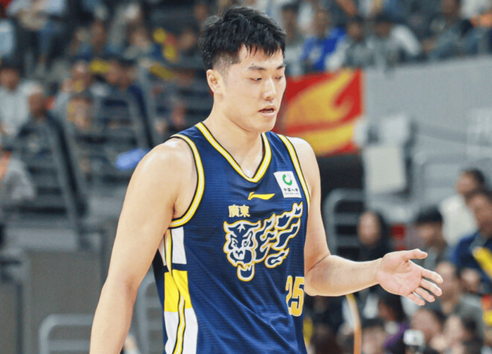 pg电子-21分钟得3分，场均1.7分1.1板，球迷：只要你上就知道杜锋不想赢